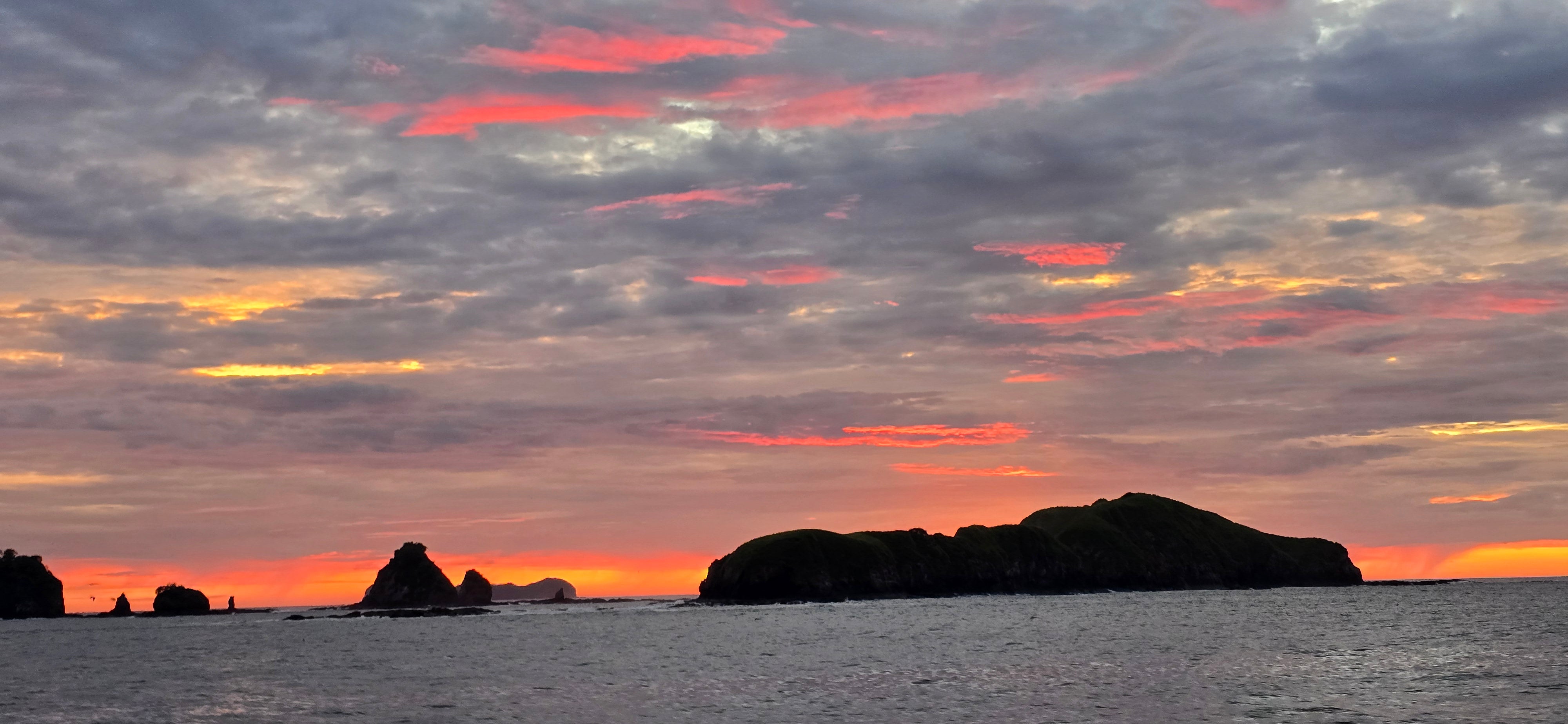 Sunset cruise hero